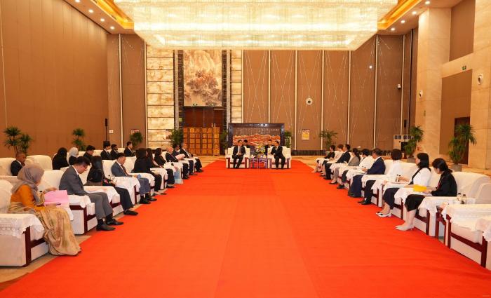 王帅红集体会见亚洲周边国家驻华使馆外交官